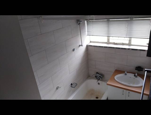 3 bed property to rent in RUSTIVIA
